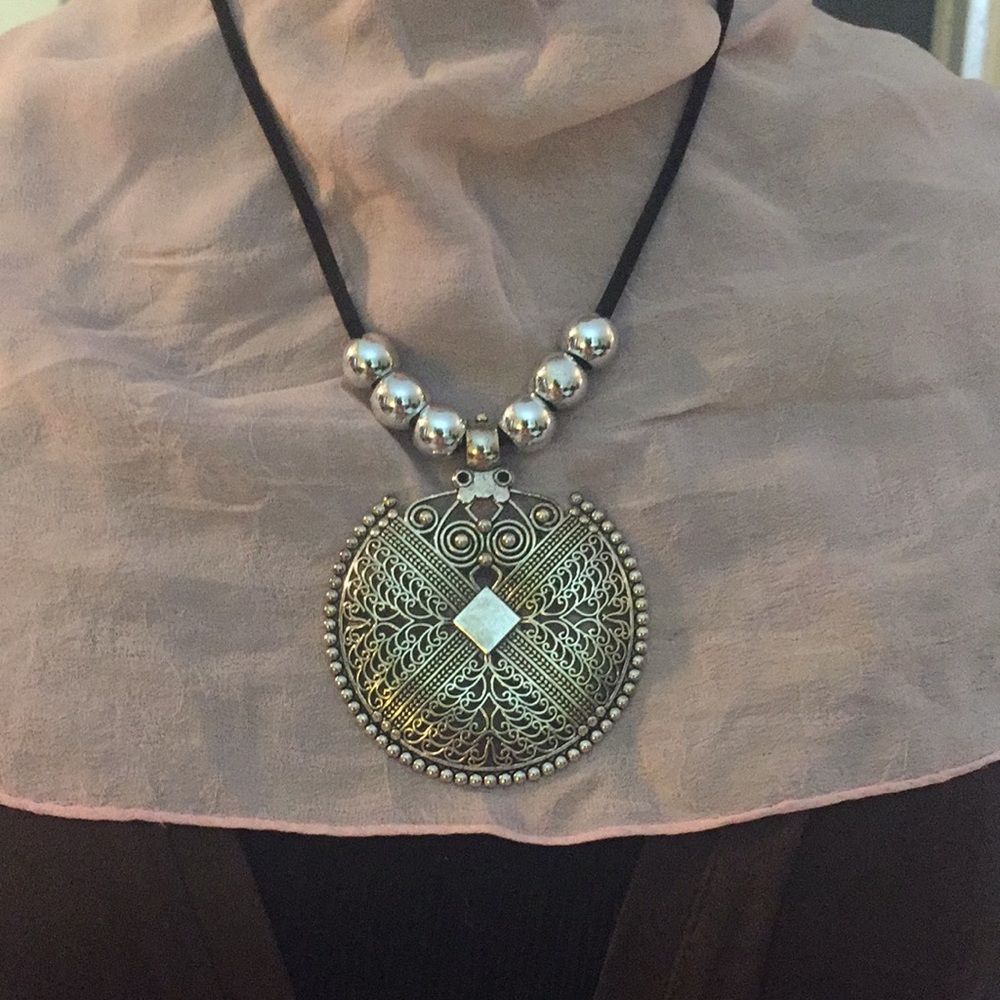 Handmade necklace - Picture 2 of 2